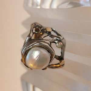 Sterling silver and pearl ring * an unusual beauty!  Size 7 3/4 approx